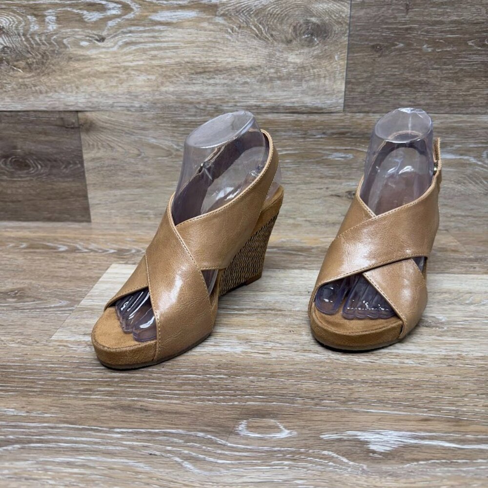 Aerology Good Plush Tan Wedge Sandals Women's Size 7